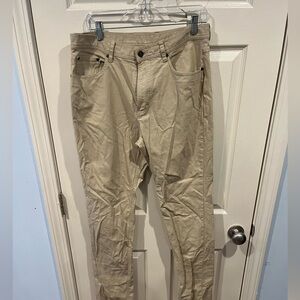 Genteal Never worn 34x34 khakis